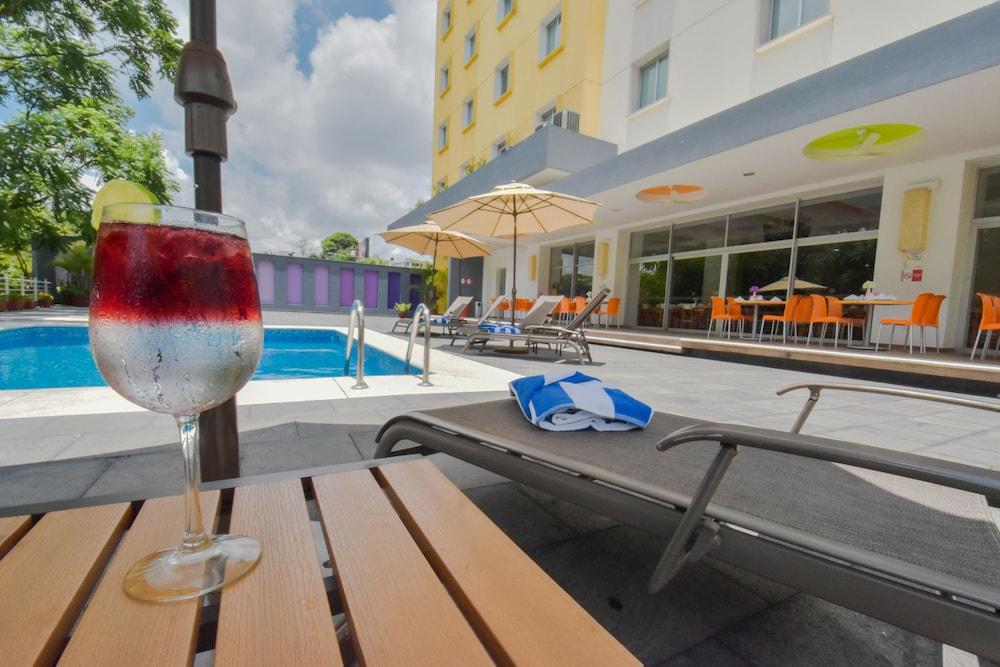 Hb Cordoba Hotell Exteriör bild